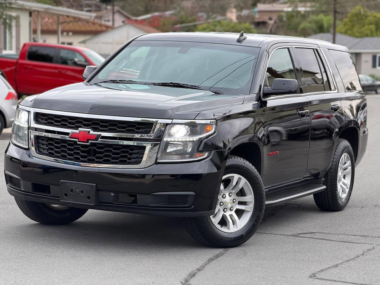 Used 2019 Chevrolet Tahoe 2WD w/ Remote Keyless Entry Package image 3