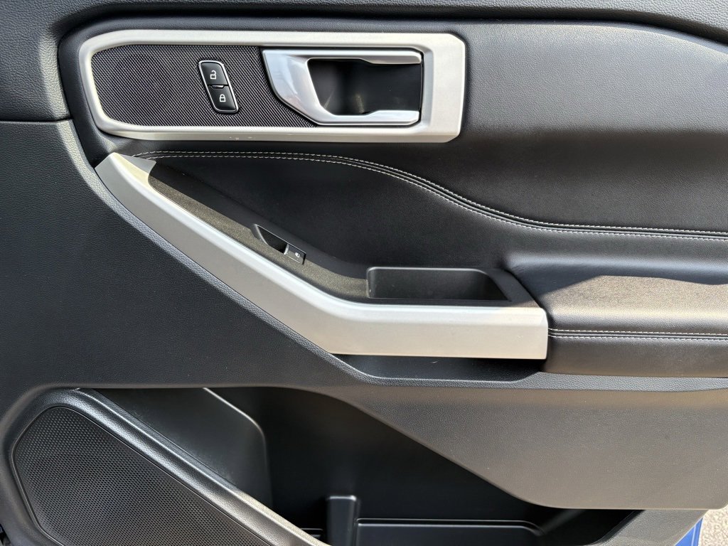 Used 2022 Ford Explorer XLT w/ Equipment Group 202A image 29