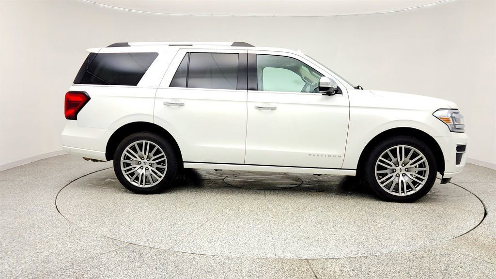 Used 2024 Ford Expedition Platinum AWD/4WD image 4