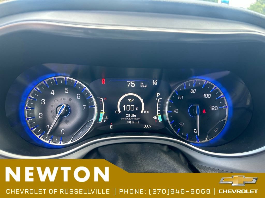 Used 2025 Chrysler Pacifica Limited FWD image 18