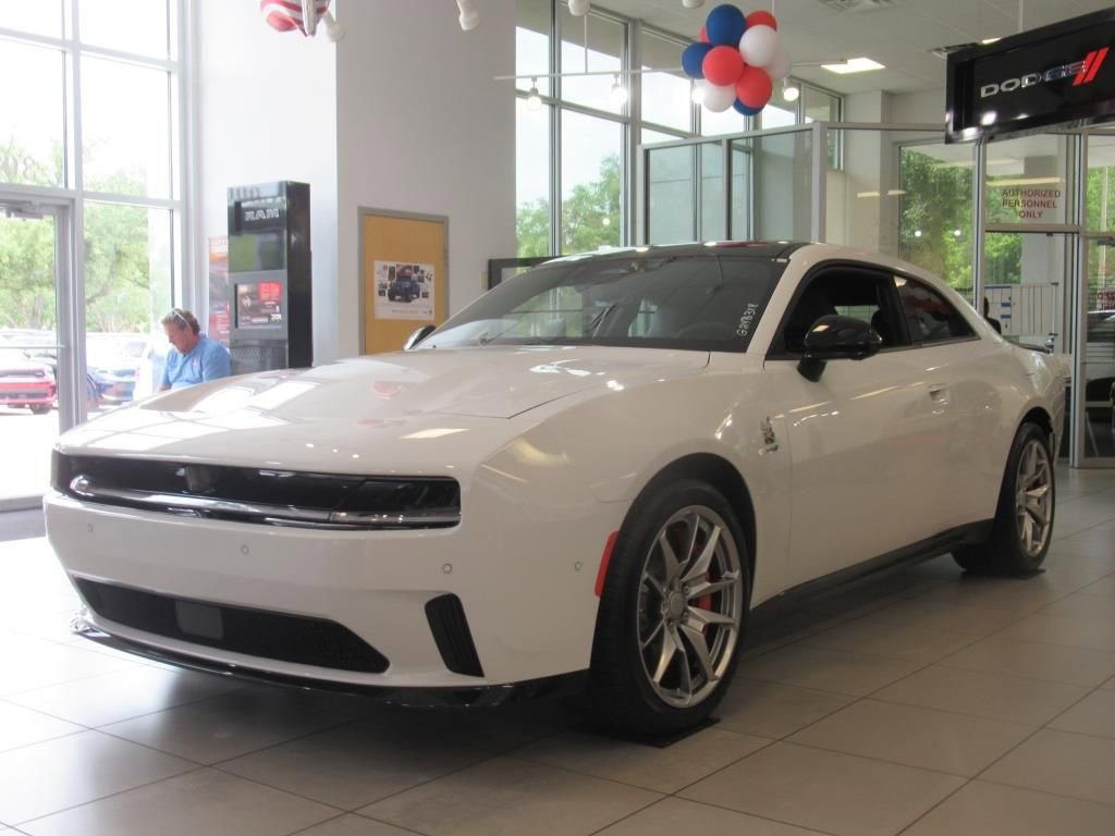 Used 2024 Dodge Charger R/T Scat Pack w/ Plus Group image 3