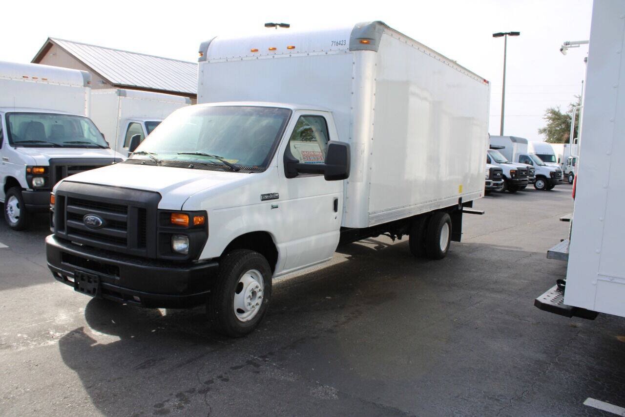 Used 2017 Ford E-350 and Econoline 350 Super Duty w/ Power Windows & Locks Group RWD image 2