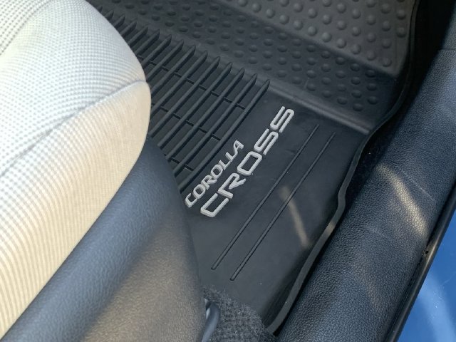 Used 2026 Toyota Corolla Cross LE FWD image 14