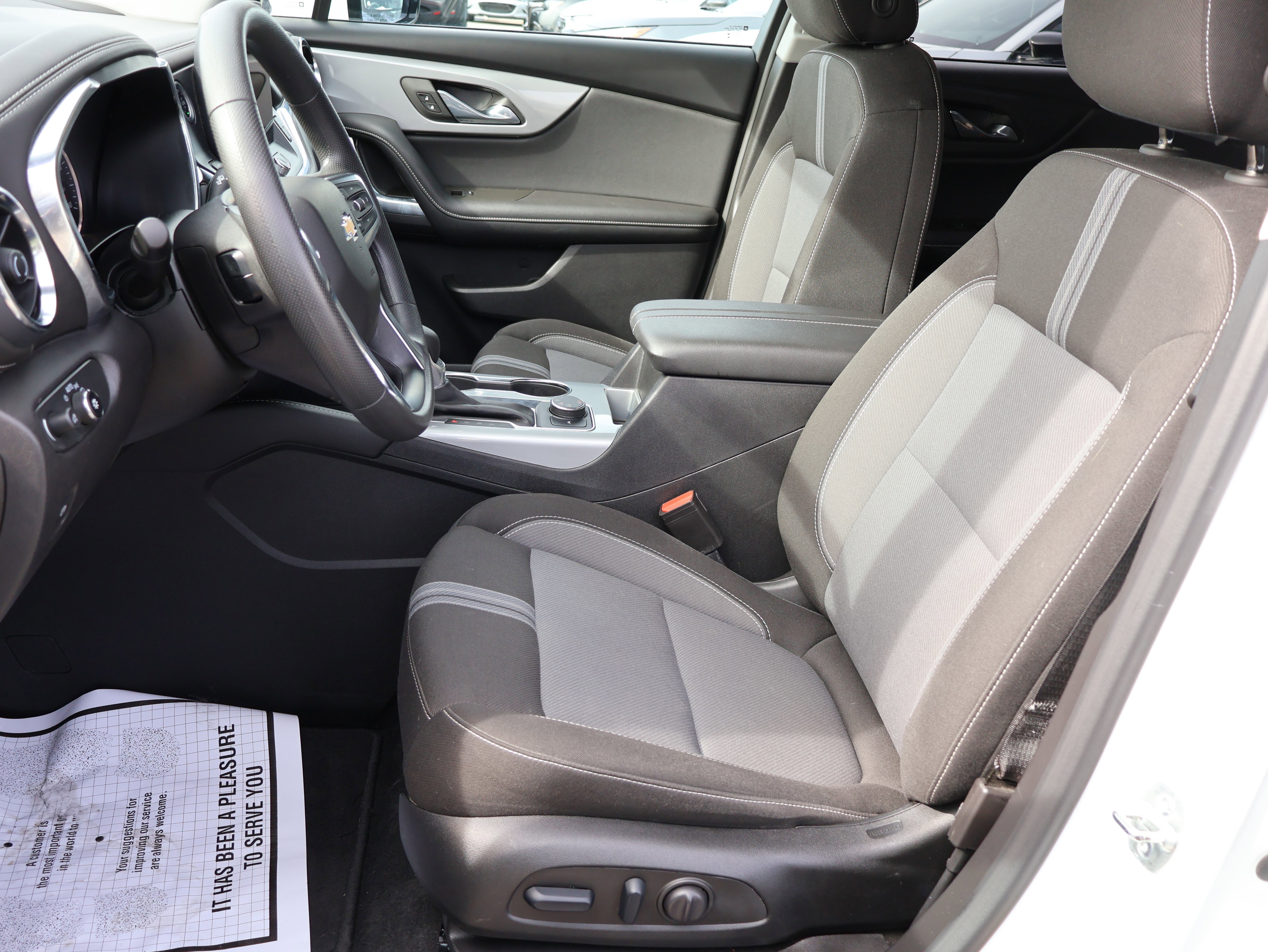 Used 2025 Chevrolet Blazer LT image 38