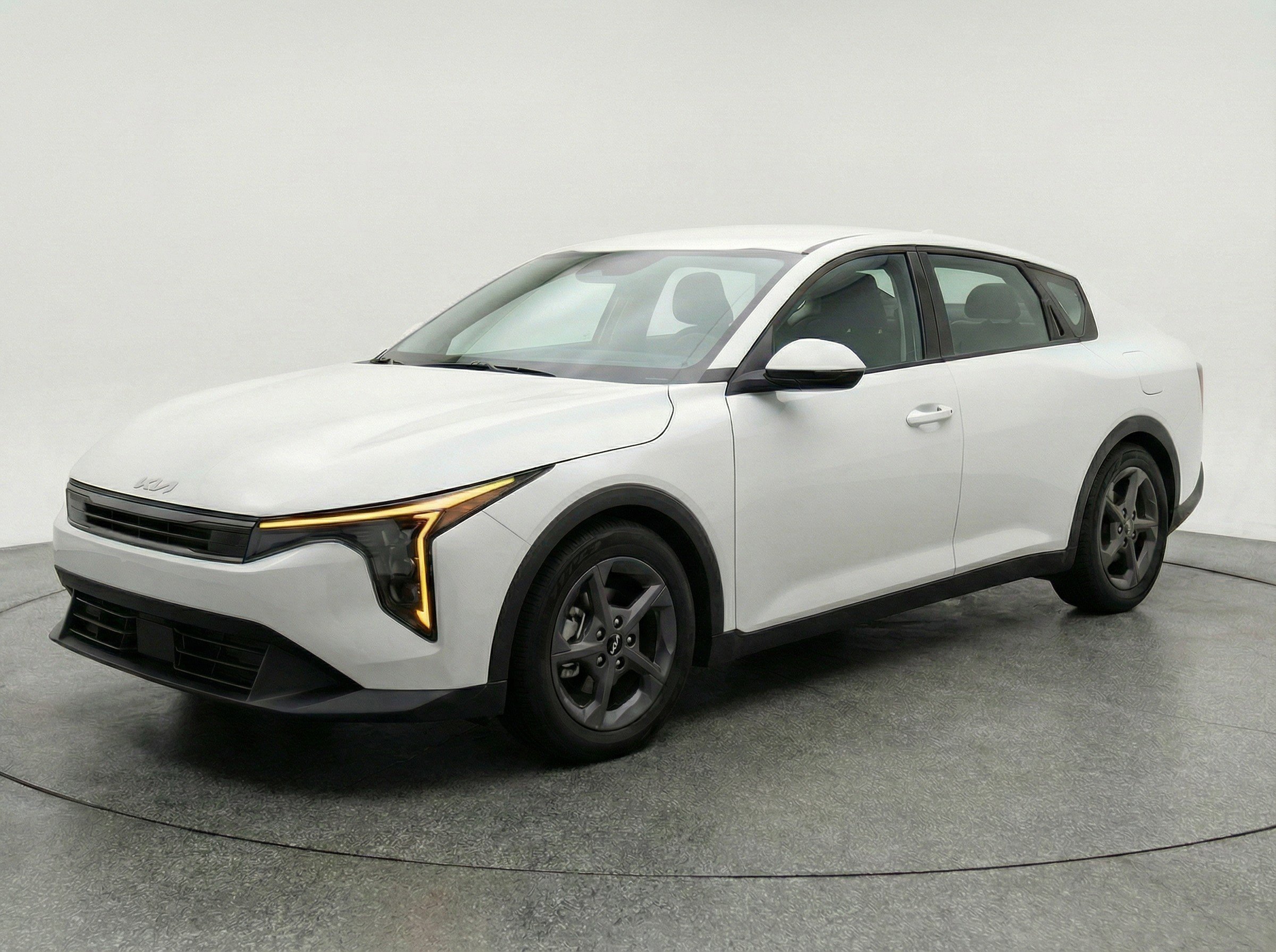 Used 2025 Kia K4 FWD image 3