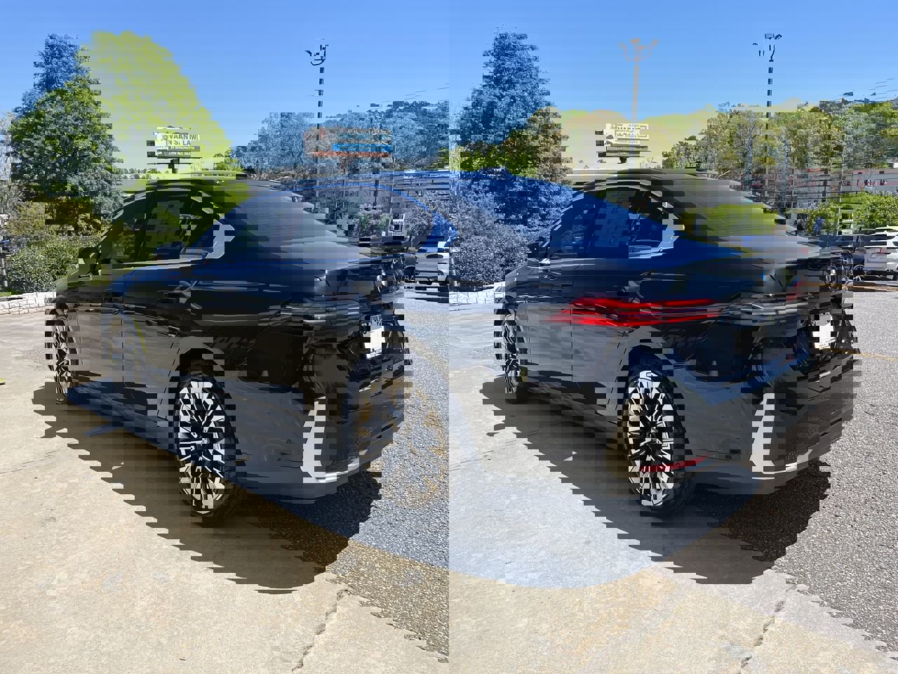 Certified 2025 BMW 530i w/ Premium Package image 6