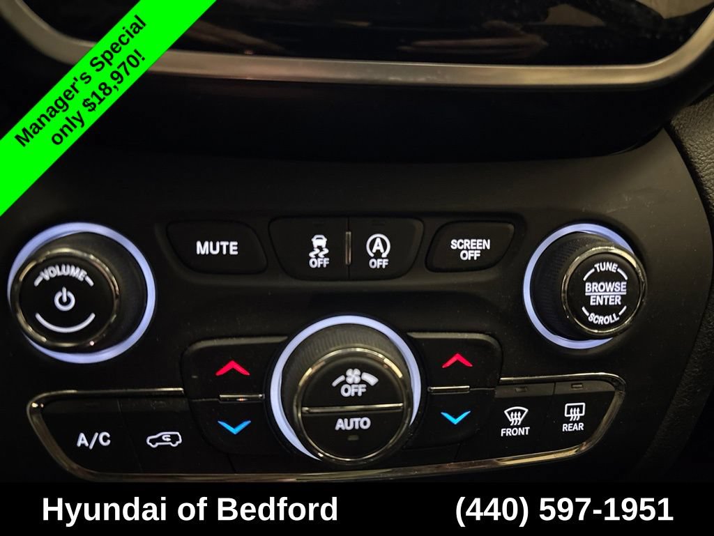 Used 2019 Jeep Cherokee Limited FWD image 23