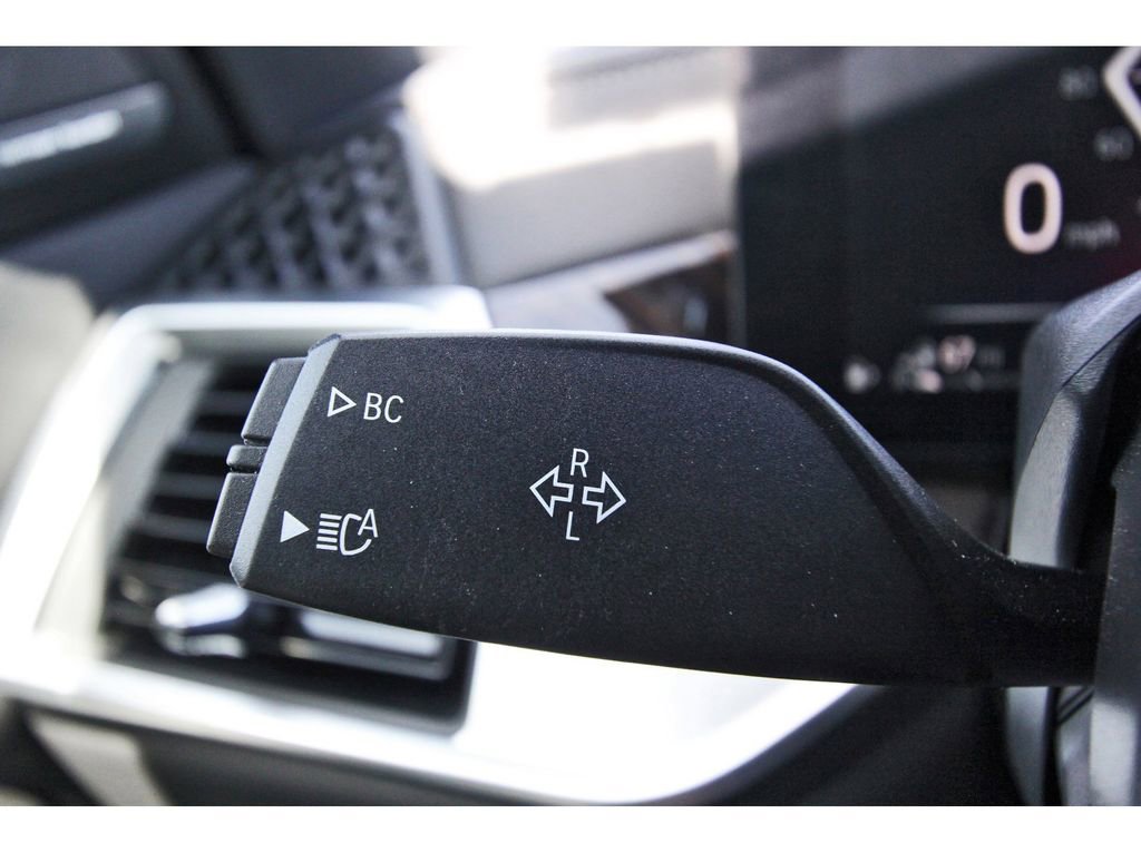 Used 2025 BMW X5 xDrive50e image 17