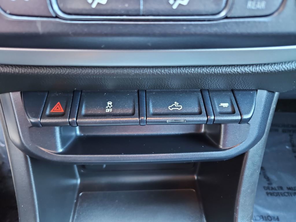 Used 2015 Chevrolet Colorado LT w/ LT Convenience Package image 21