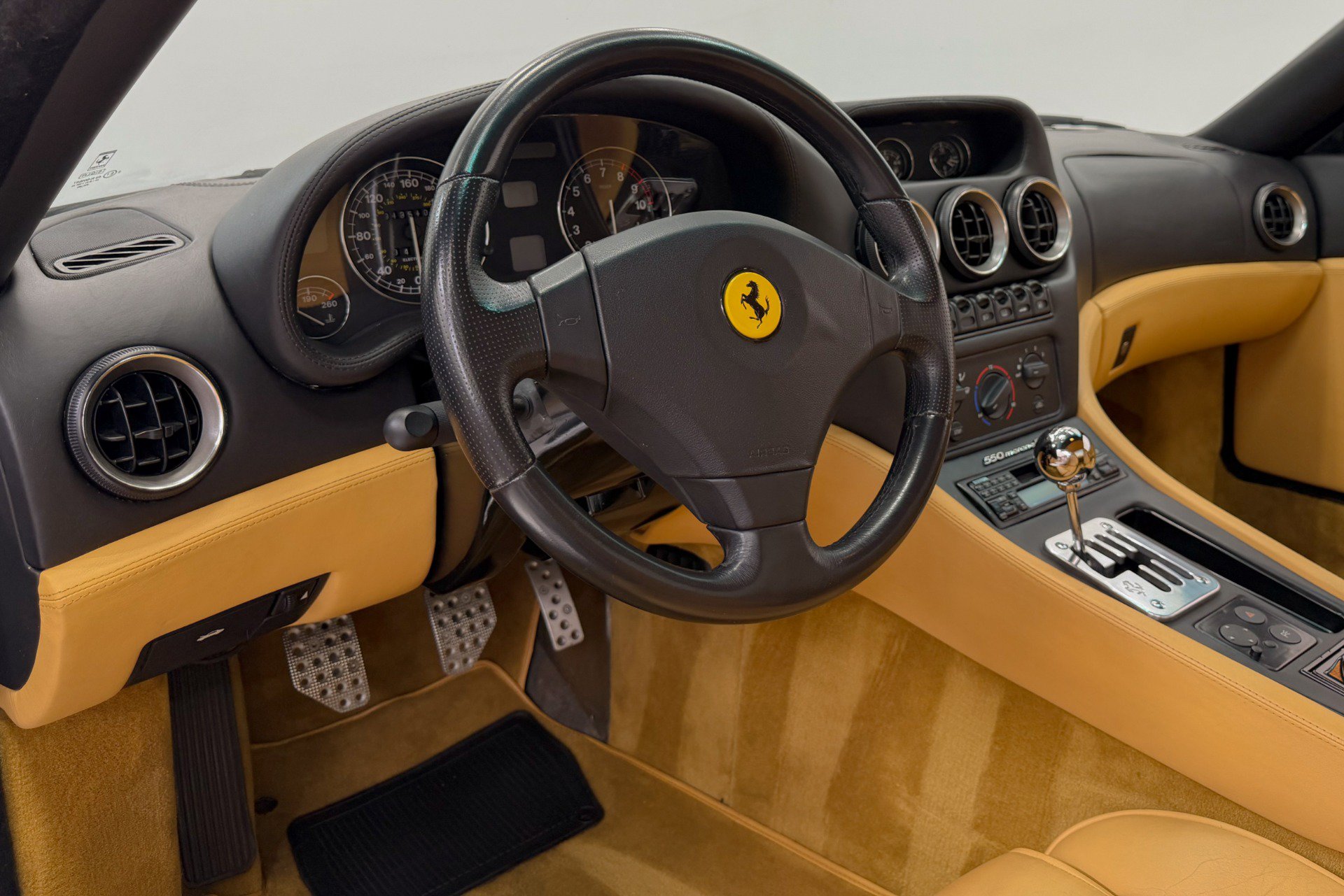 Used 1998 Ferrari 550 Maranello Coupe RWD image 13
