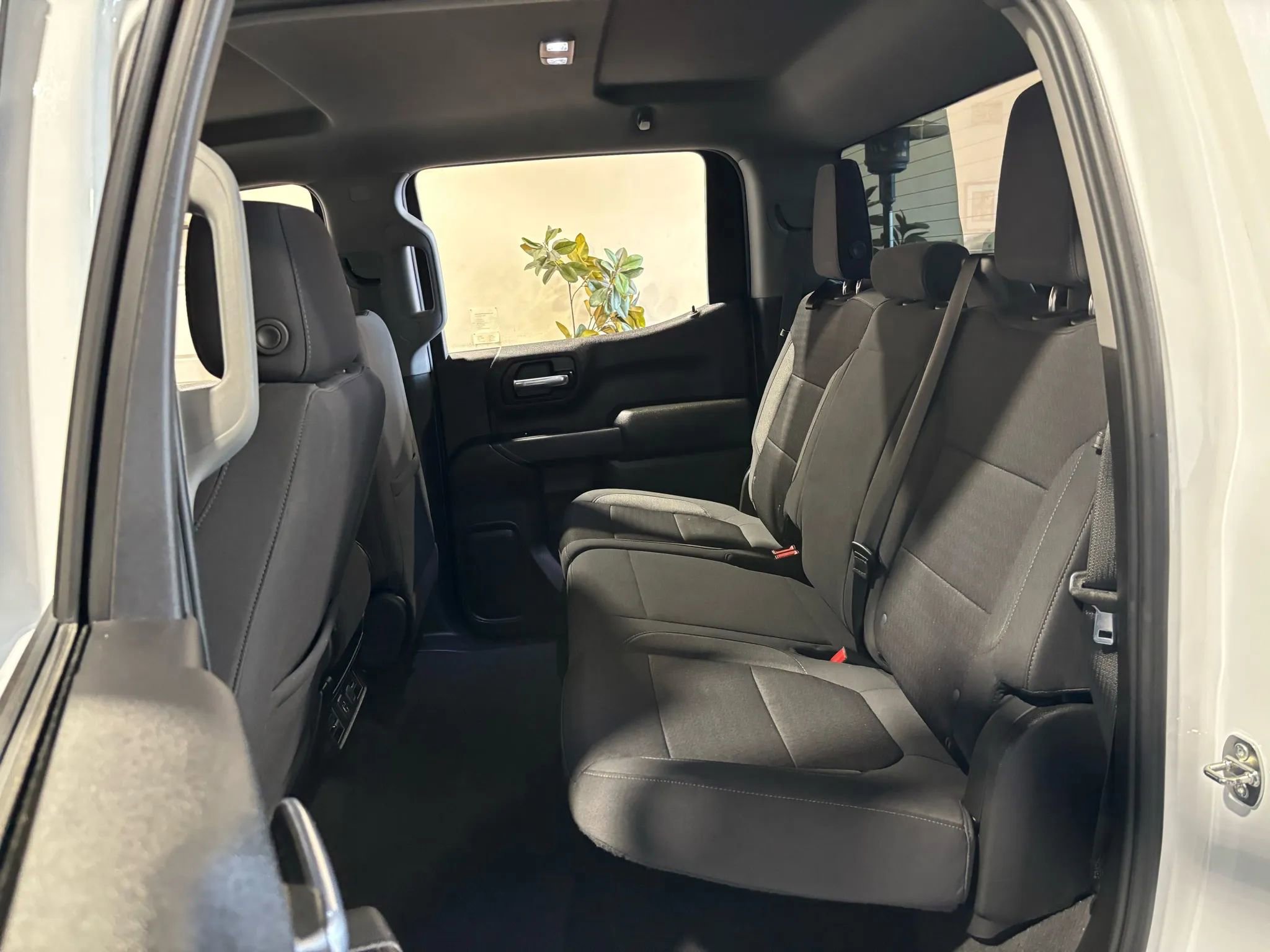 Used 2022 Chevrolet Silverado 1500 LT RWD image 12