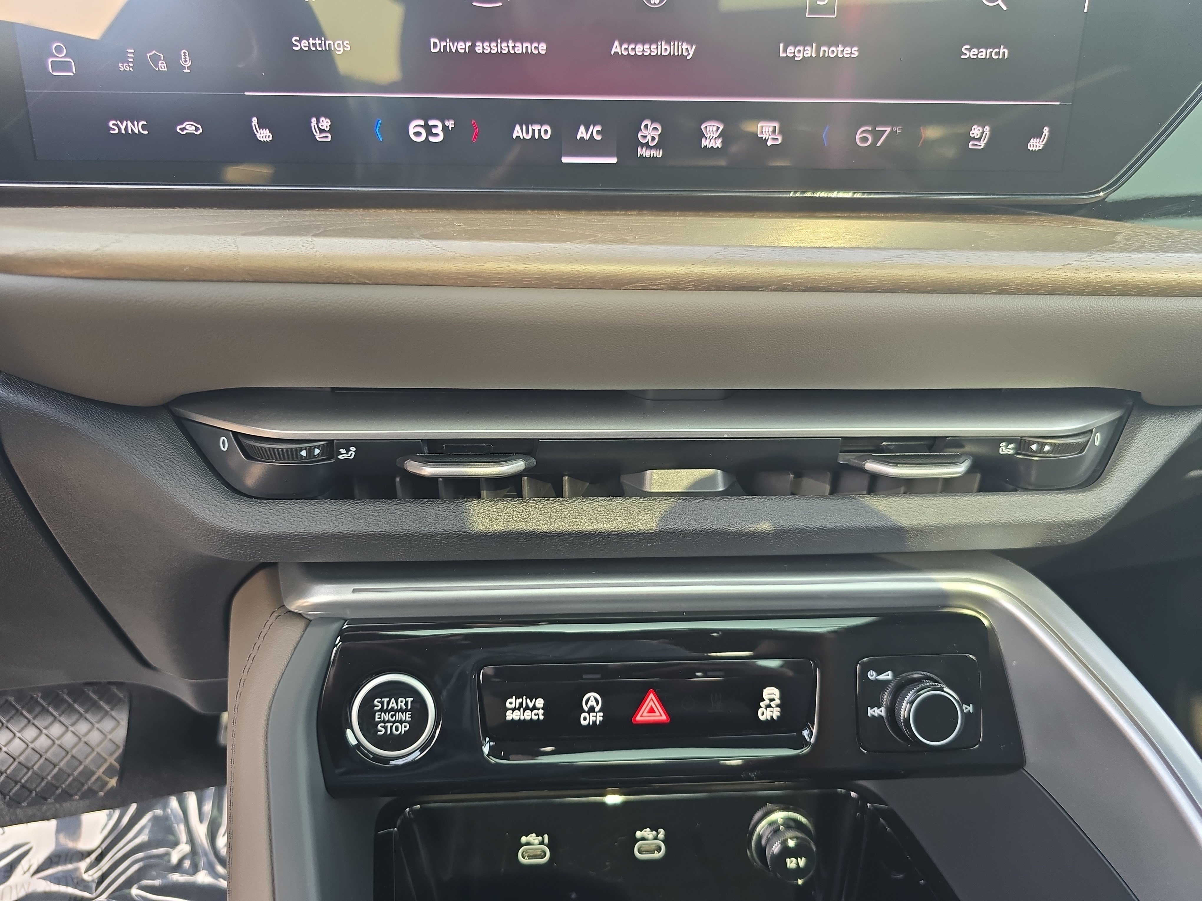 Certified 2025 Audi Q5 Premium AWD/4WD image 18