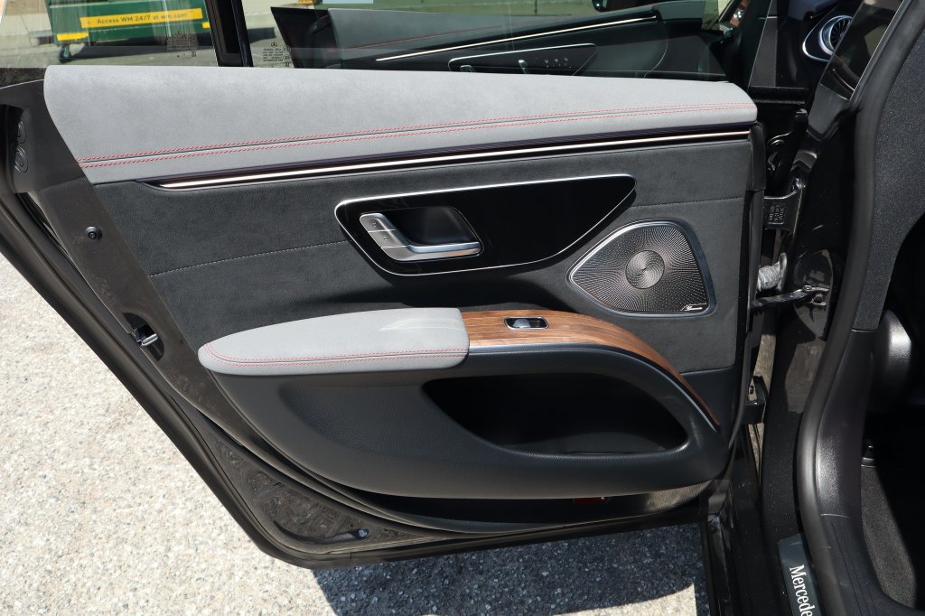 Used 2023 Mercedes-Benz EQS 580 4MATIC Sedan image 27