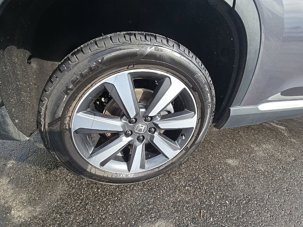 Used 2024 Honda Pilot Touring image 11