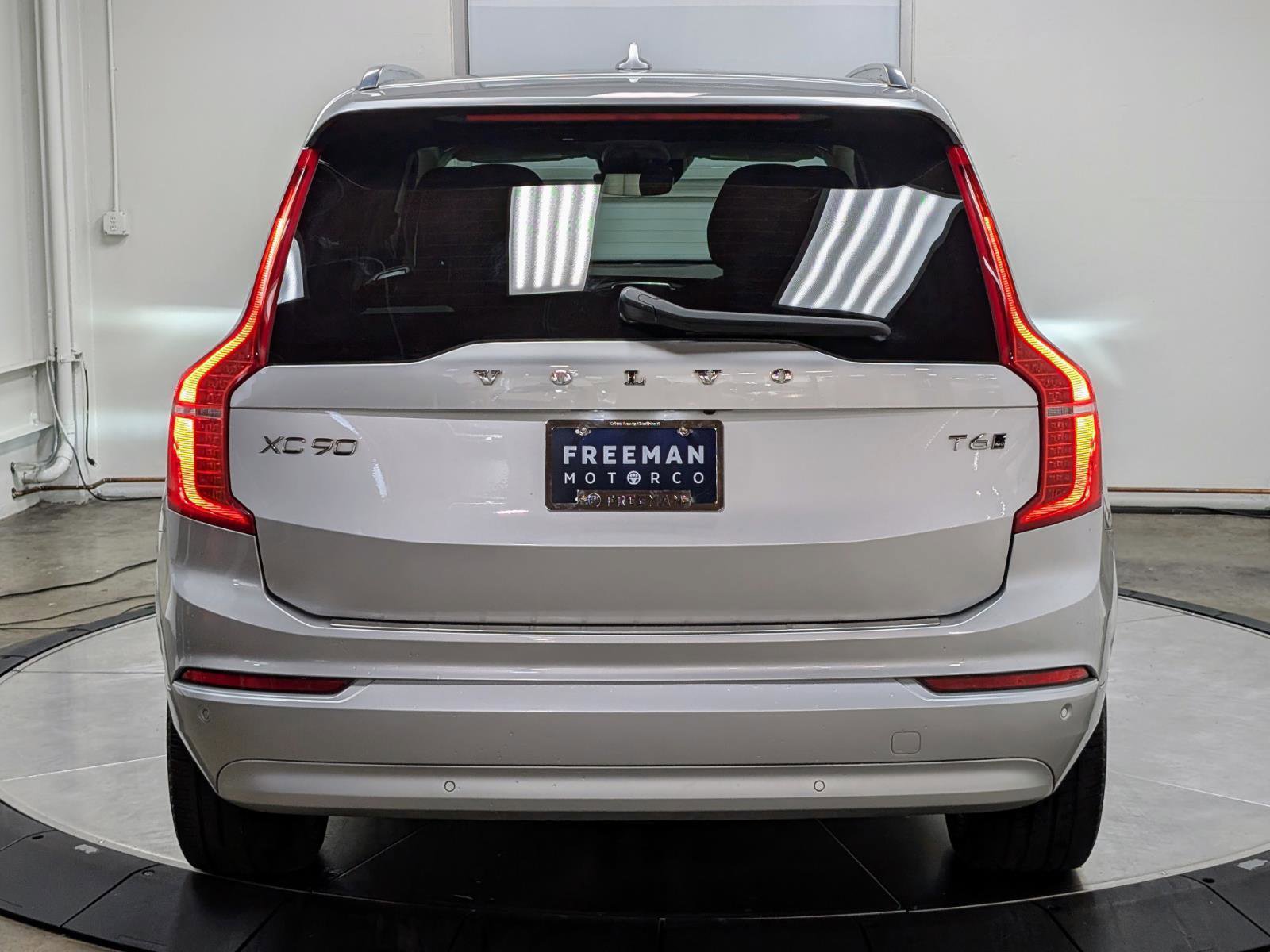 Used 2022 Volvo XC90 T6 Momentum w/ Advanced Package image 8