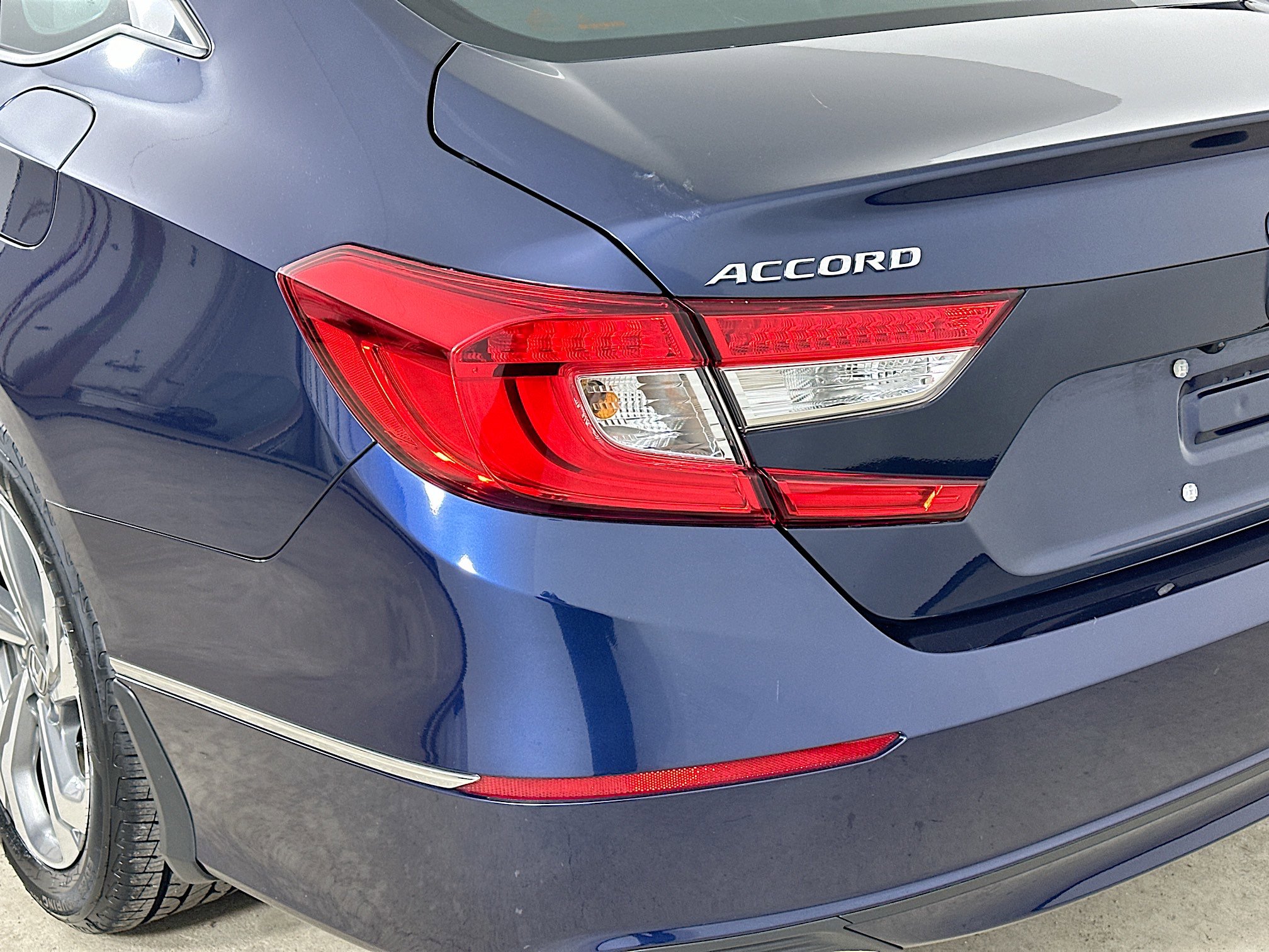 Used 2019 Honda Accord EX-L image 40