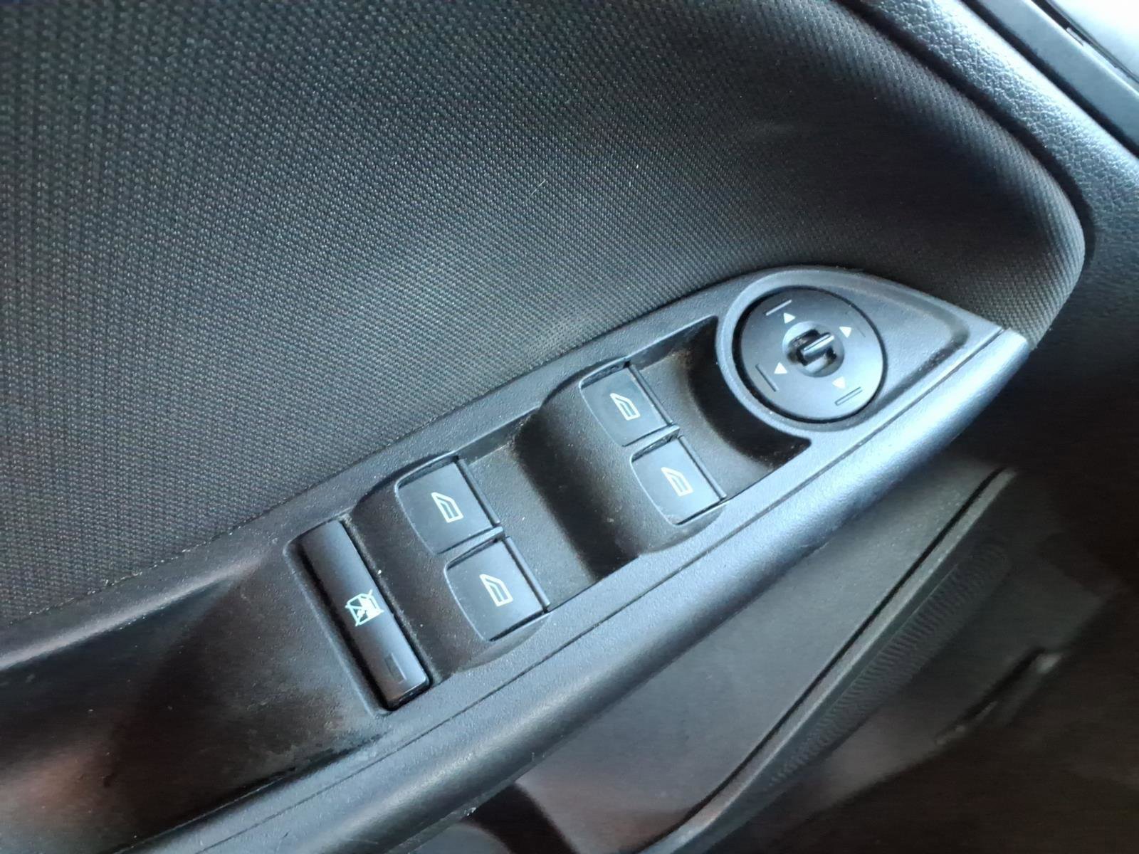 Used 2017 Ford Focus SE w/ Cold Weather Package image 26