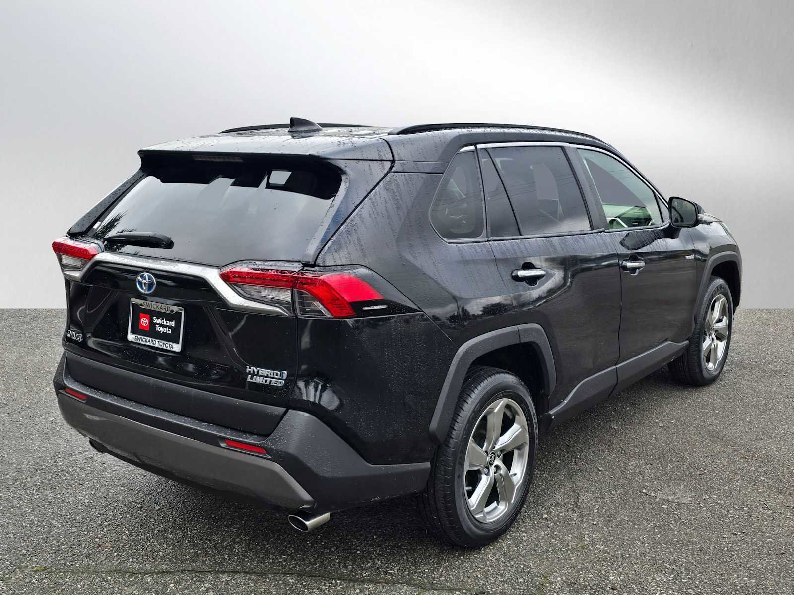Used 2020 Toyota RAV4 Limited image 3