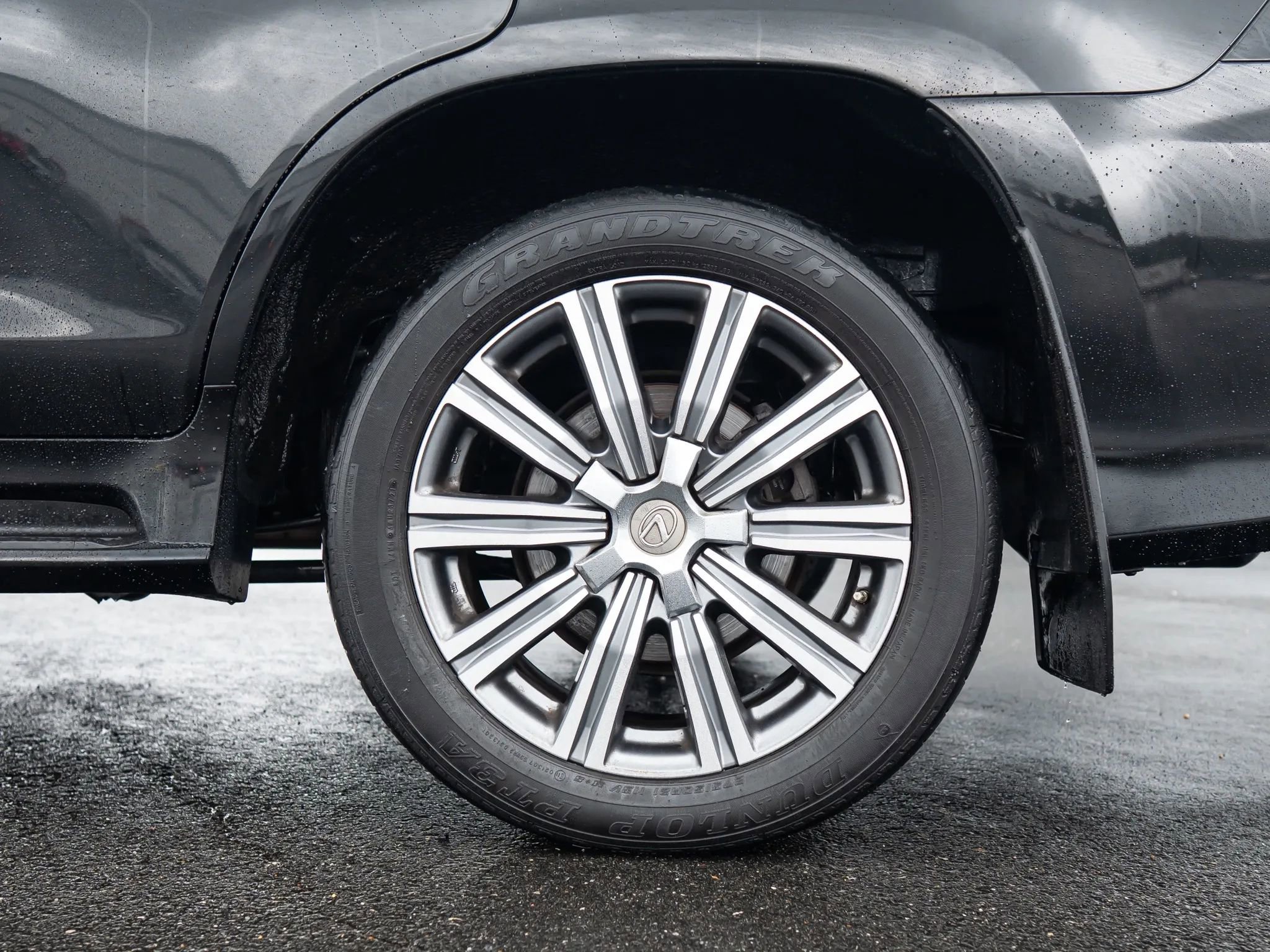 Used 2017 Lexus LX 570 4WD w/ Luxury Package image 15