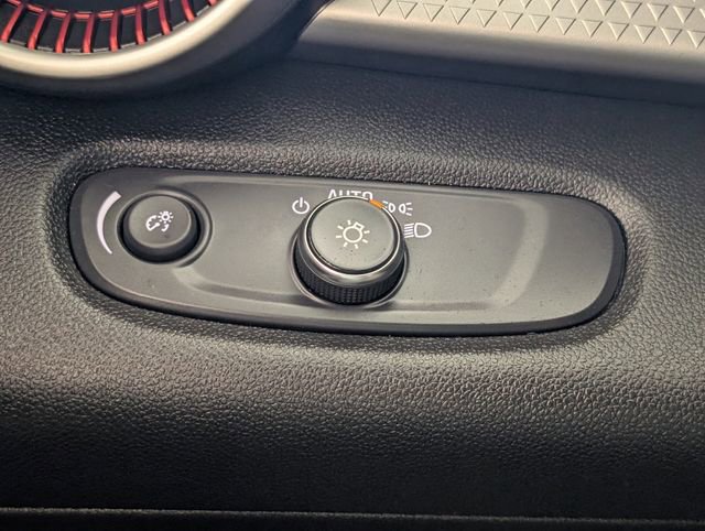 Certified 2024 Chevrolet Trax RS w/ Driver Confidence Package image 31