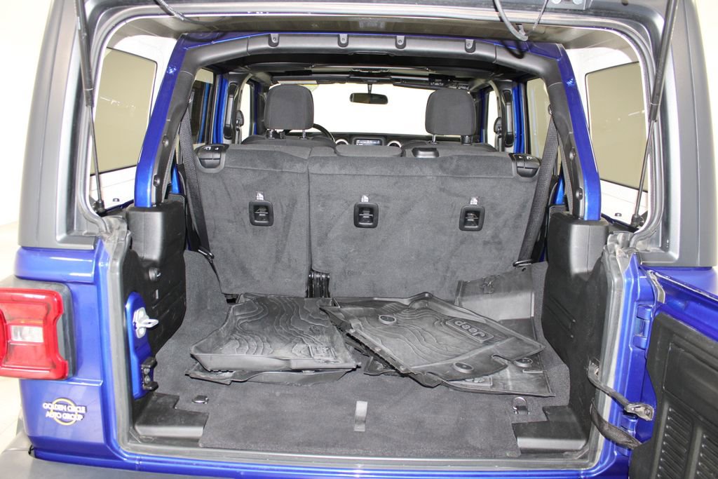 Used 2020 Jeep Wrangler Unlimited Sahara w/ LED Lighting Group image 17