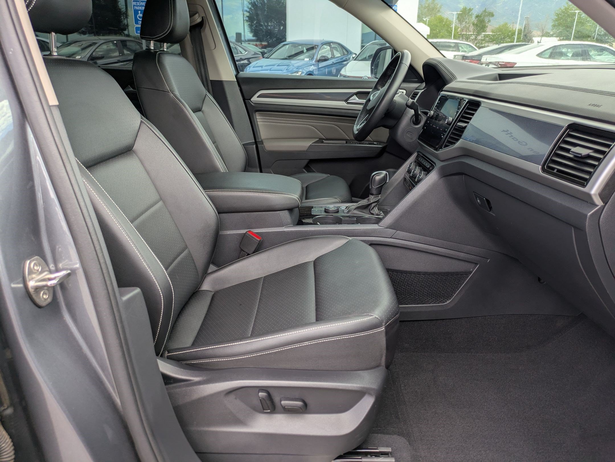 Certified 2023 Volkswagen Atlas SEL R-Line AWD/4WD image 35