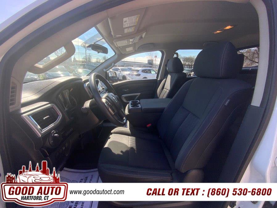 Used 2018 Nissan Titan SV AWD/4WD image 9