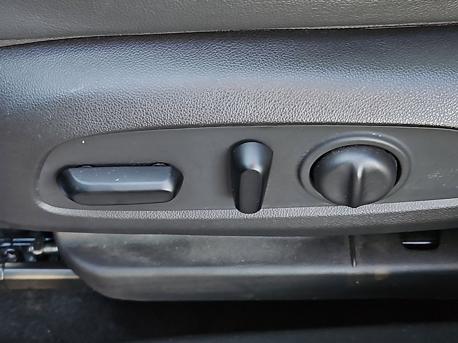 Certified 2021 Buick Encore GX Select w/ Advanced Technology Package image 26