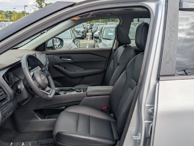 Used 2023 Nissan Rogue SV w/ SV Premium B Package AWD/4WD image 17