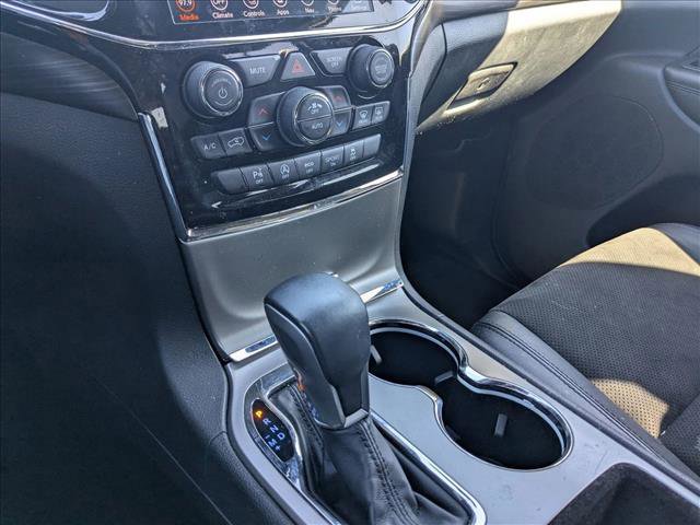 Used 2021 Jeep Grand Cherokee Laredo X image 13