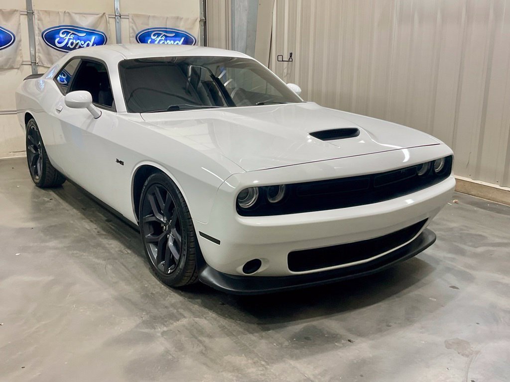 Used 2023 Dodge Challenger R/T RWD image 2