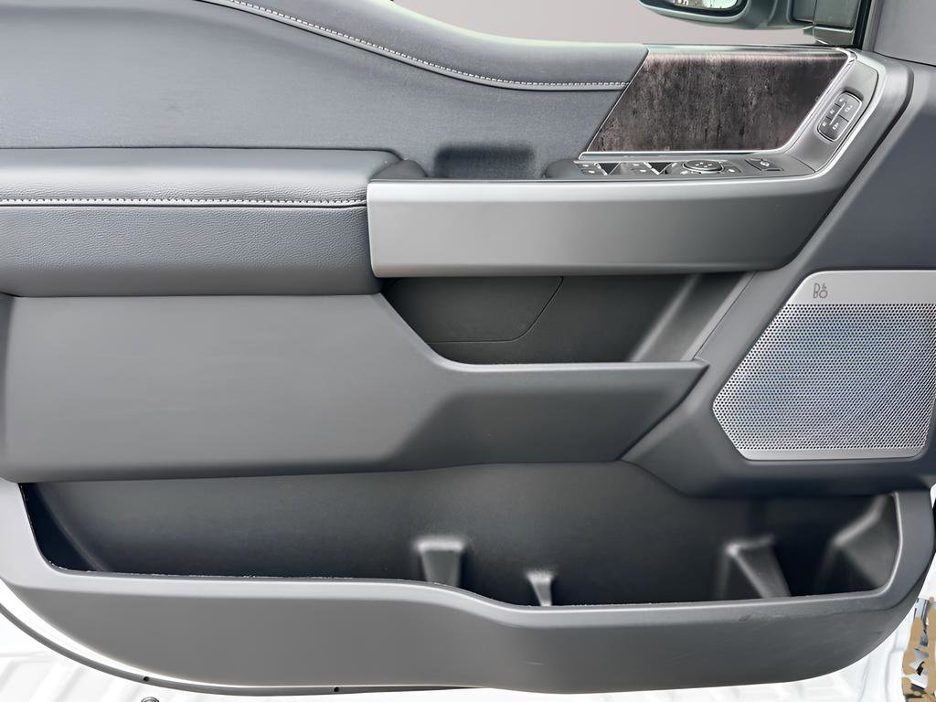 New 2026 Ford F250 Lariat w/ Black Appearance Package image 27