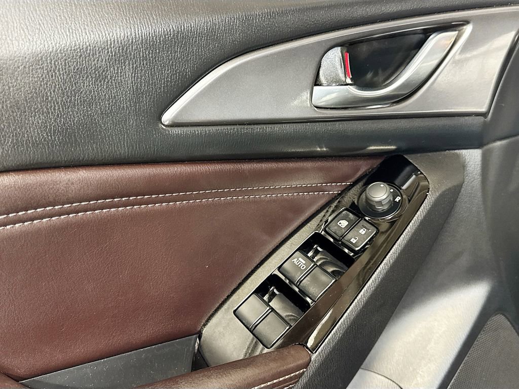 Used 2018 MAZDA MAZDA3 Grand Touring w/ Premium Equipment Package image 19