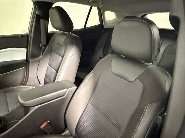 Used 2025 Chevrolet Trax LT w/ LT Convenience Package image 29