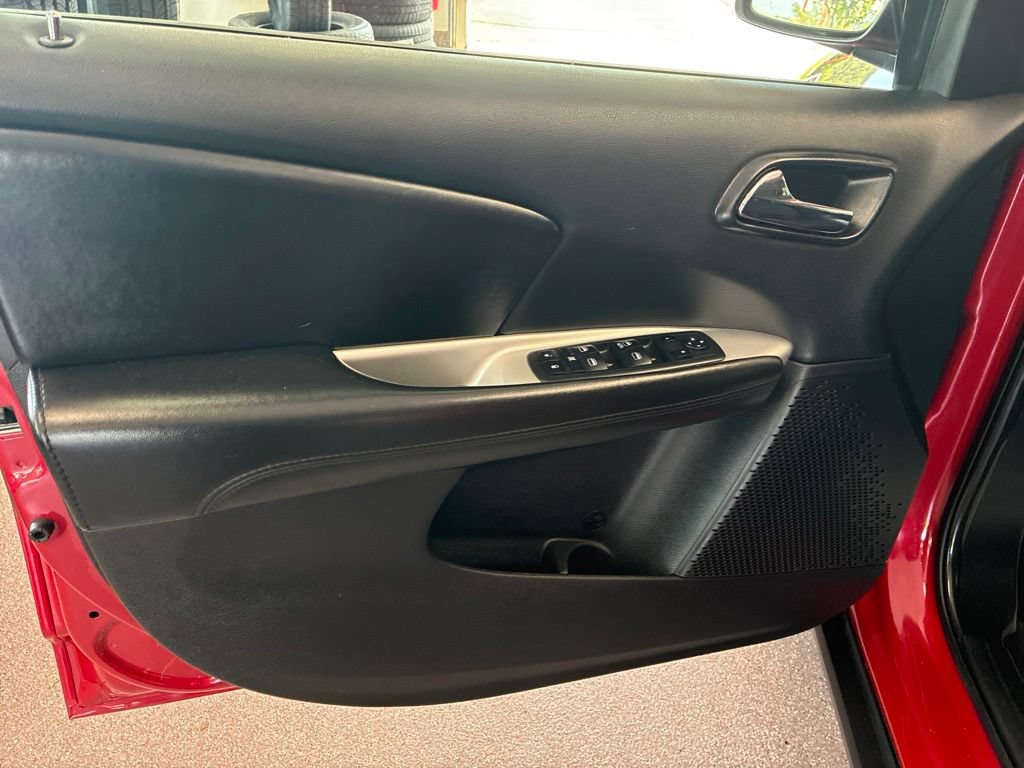 Used 2018 Dodge Journey SE FWD image 8