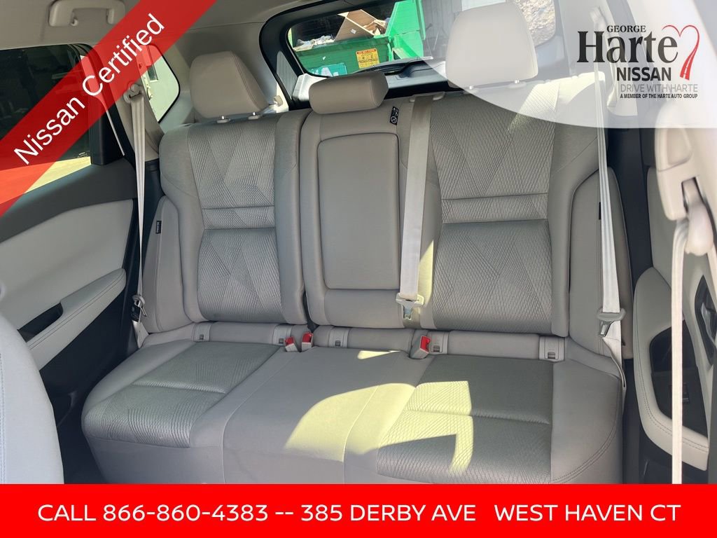 Certified 2025 Nissan Rogue SV image 28