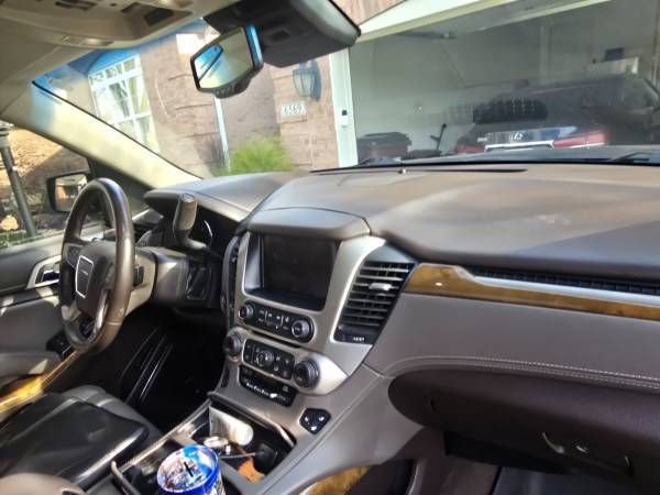 Used 2017 GMC Yukon Denali w/ Open Road Package image 8