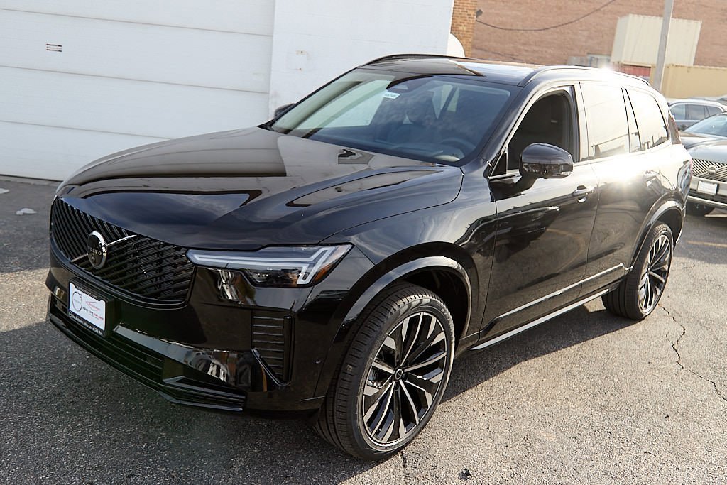 New 2026 Volvo XC90 B6 Ultra w/ Protection Package image 7