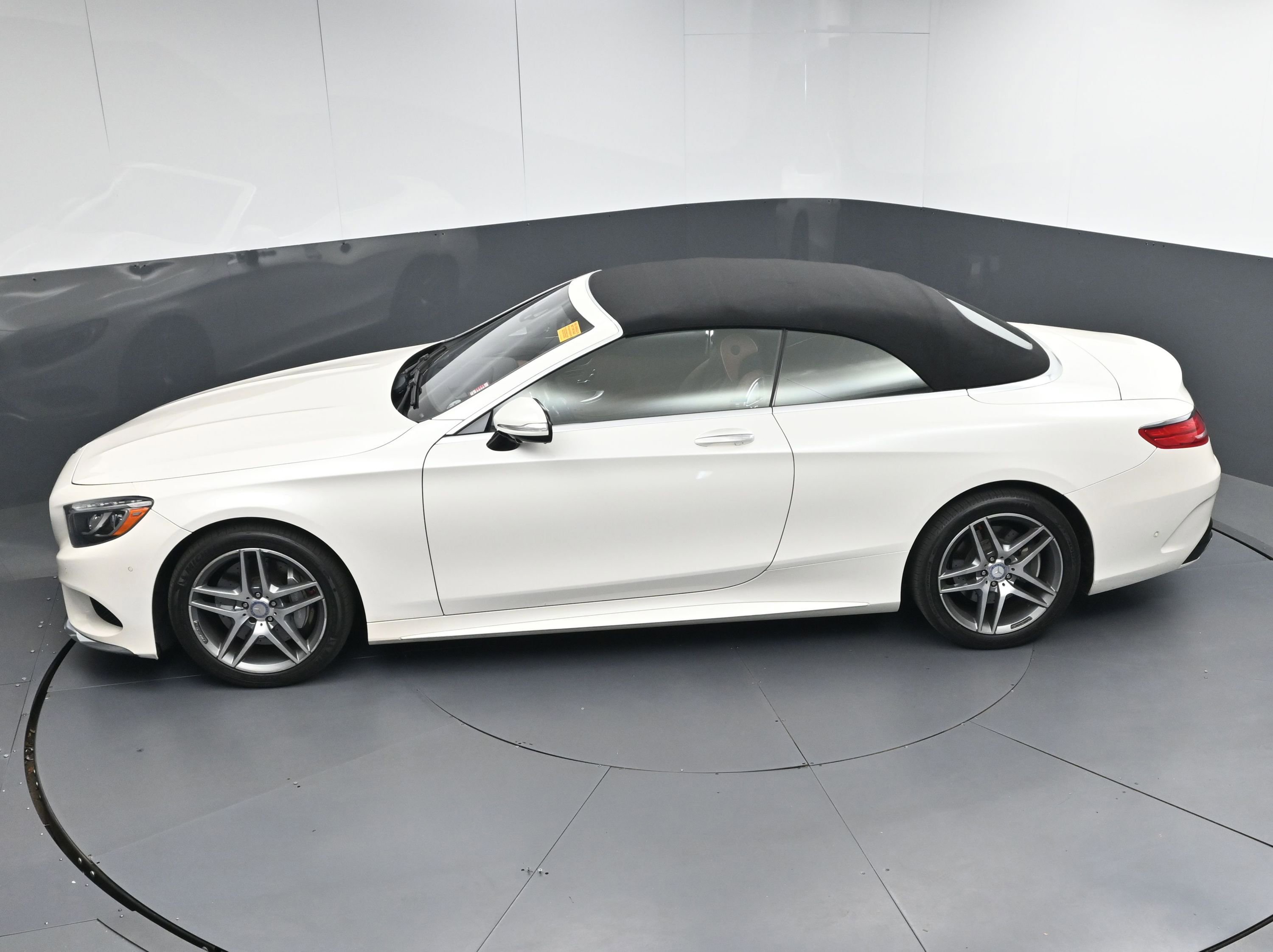 Used 2017 Mercedes-Benz S 550 Cabriolet image 37