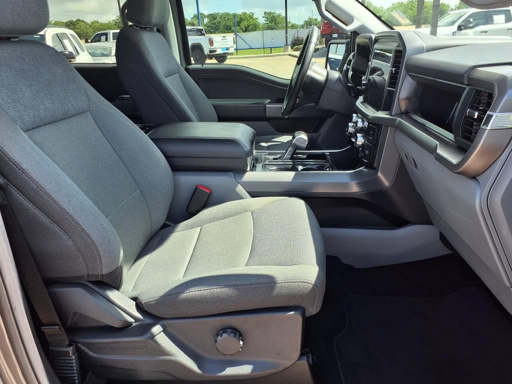 Used 2025 Ford F150 Lightning XLT AWD/4WD image 27