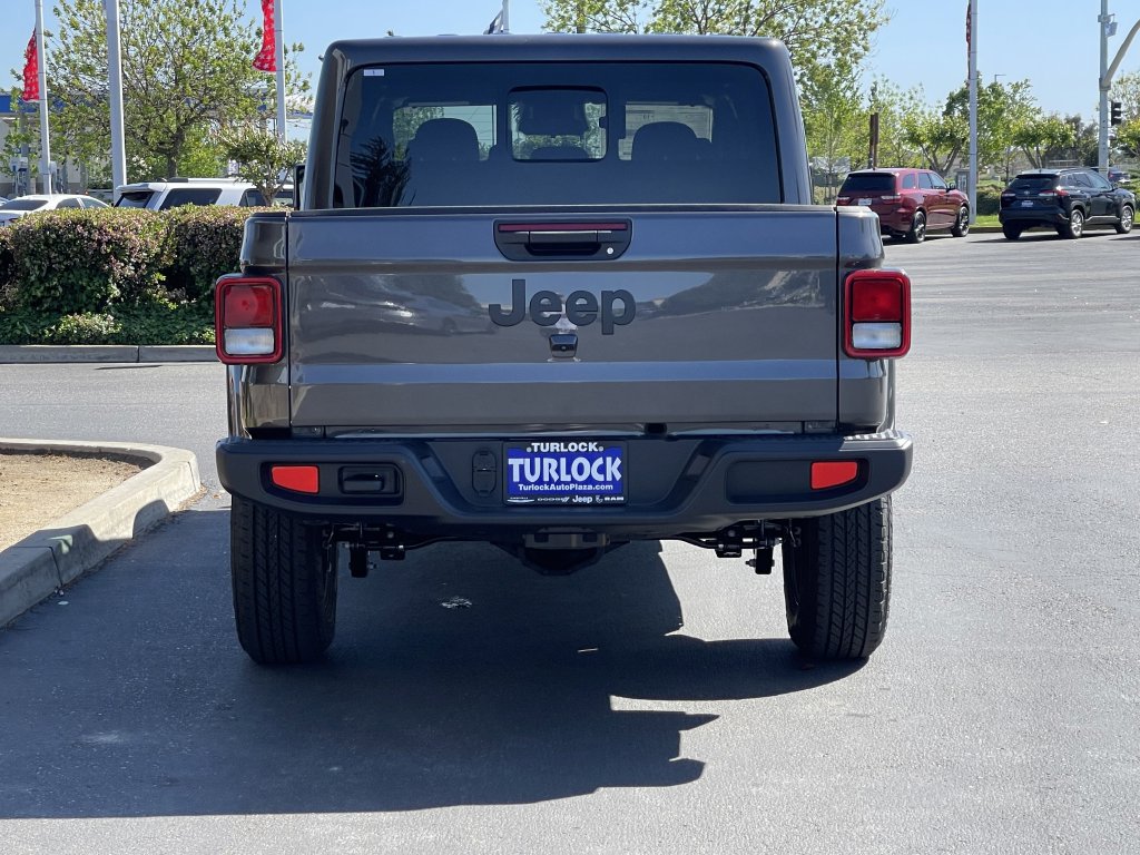 New 2026 Jeep Gladiator Sport AWD/4WD image 10