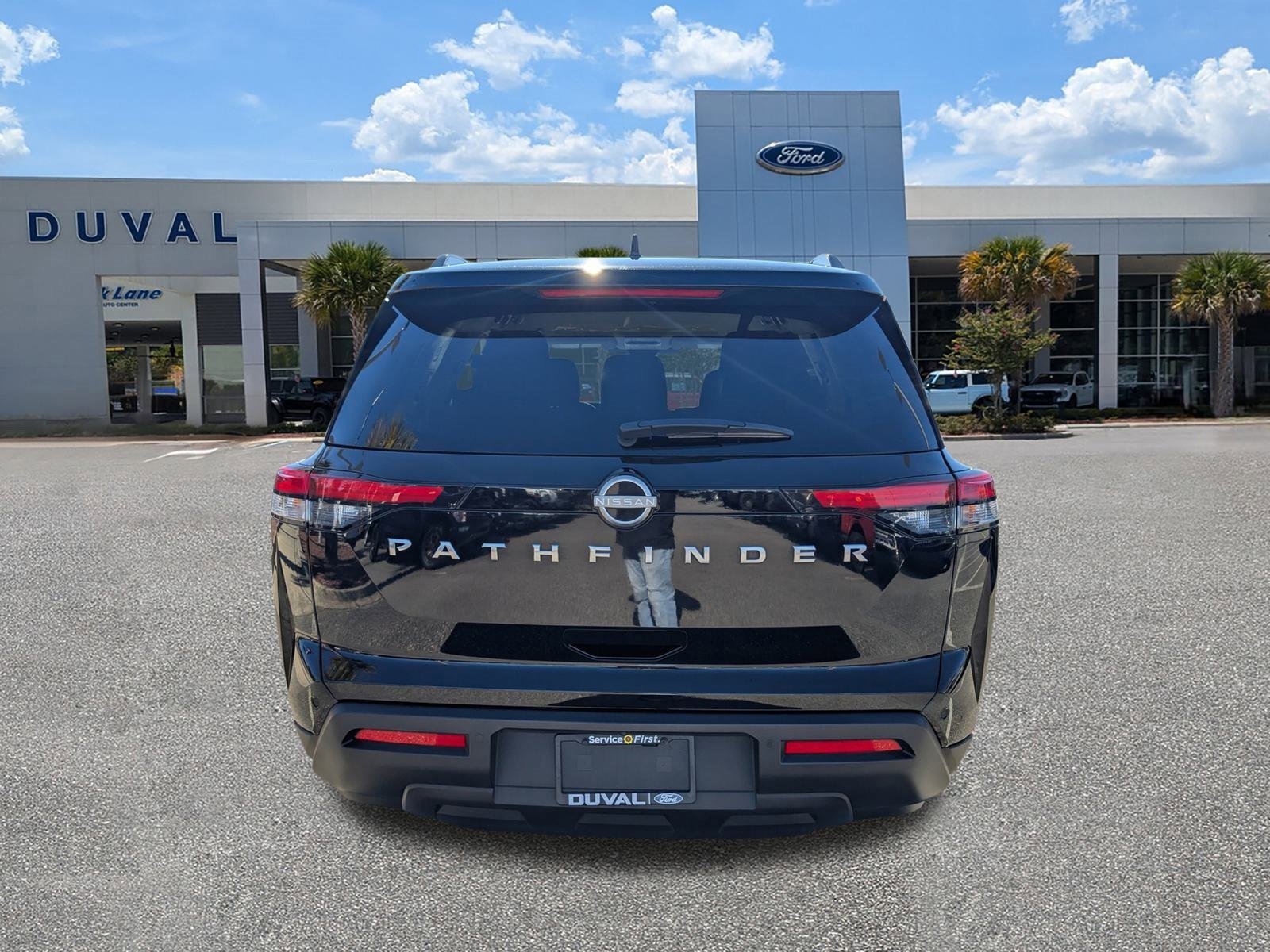 Used 2025 Nissan Pathfinder SV image 5