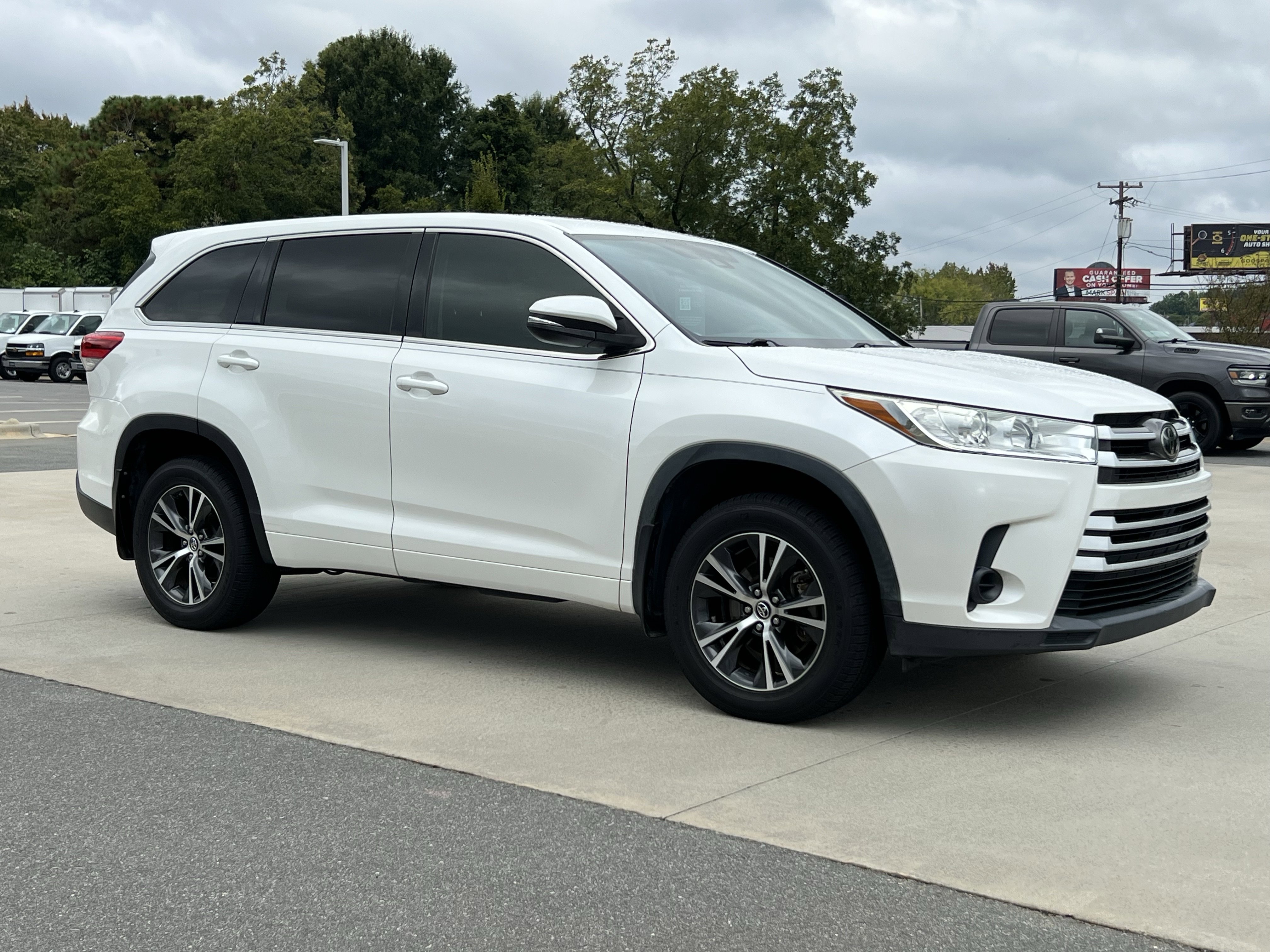 Used 2017 Toyota Highlander LE