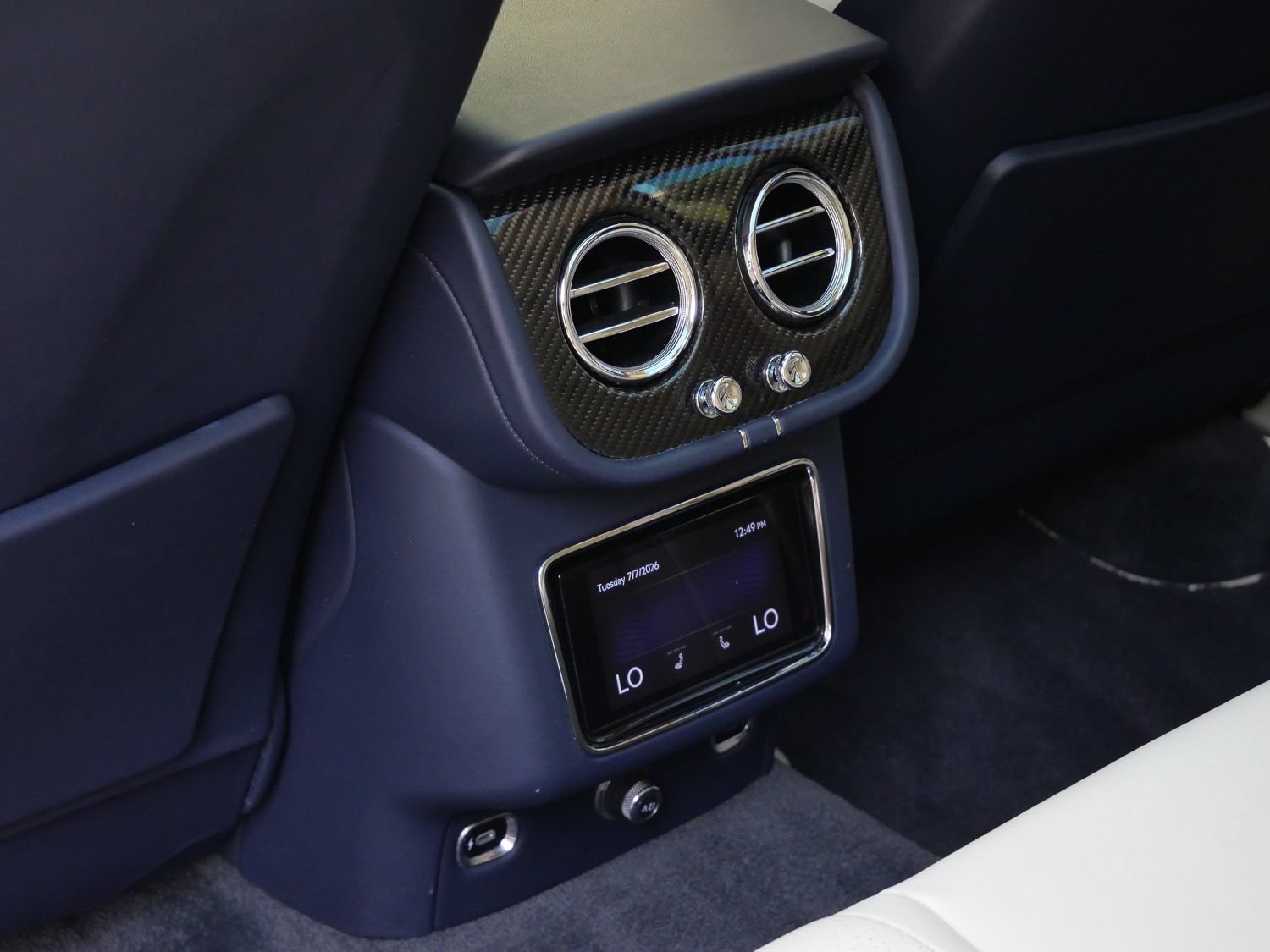 Used 2022 Bentley Bentayga AWD/4WD image 15