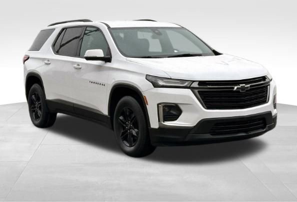 Used 2023 Chevrolet Traverse LT image 2