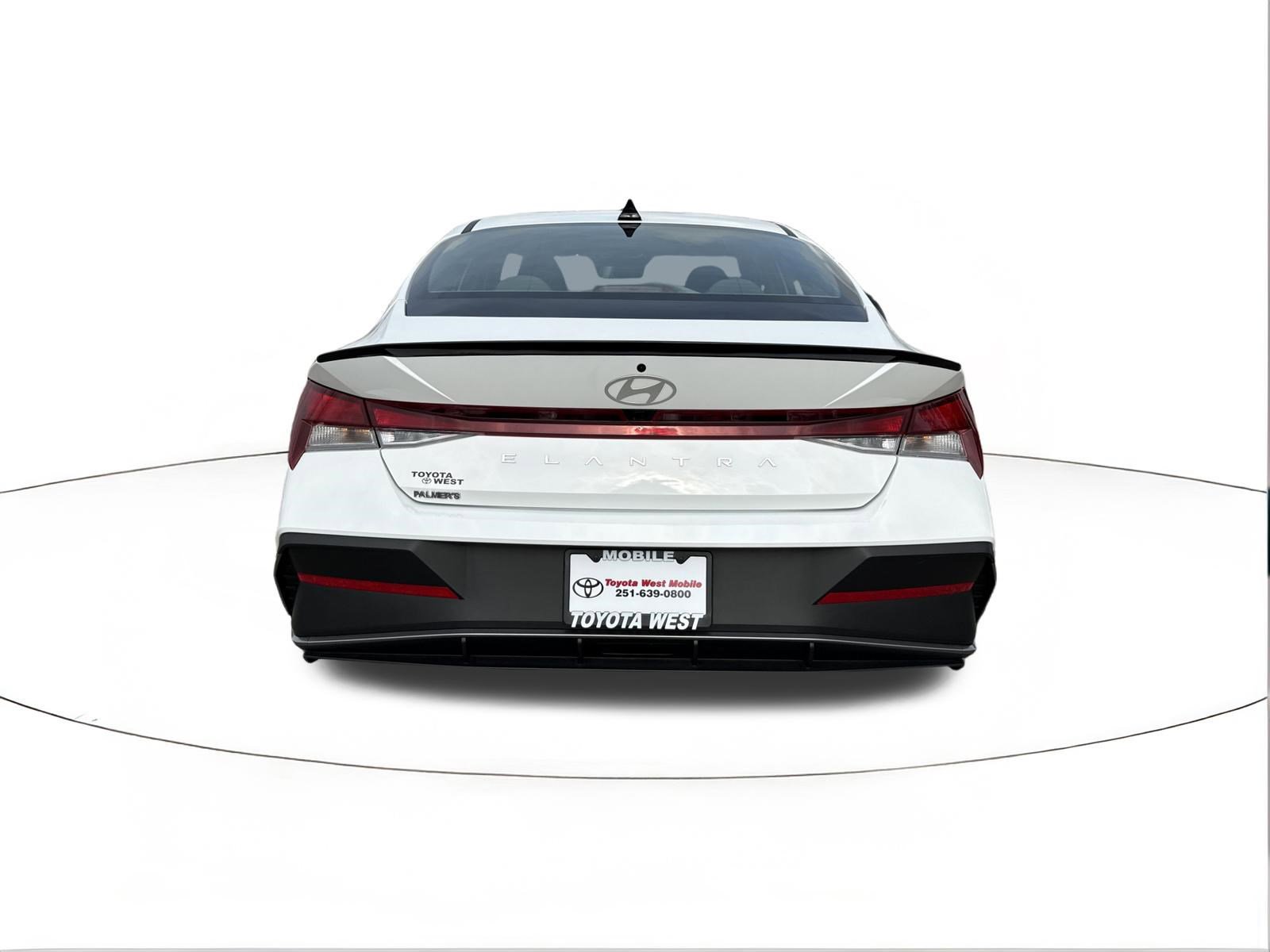 Used 2025 Hyundai Elantra Sport FWD image 4