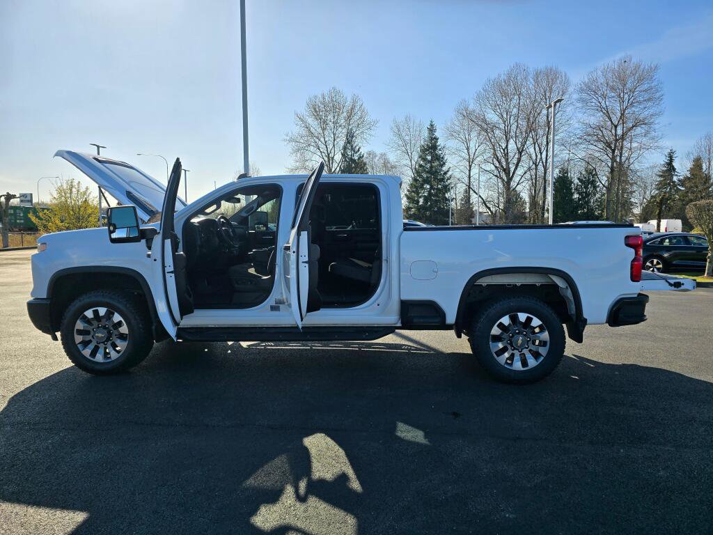 Used 2024 Chevrolet Silverado 2500 Custom w/ Custom Value Package image 14