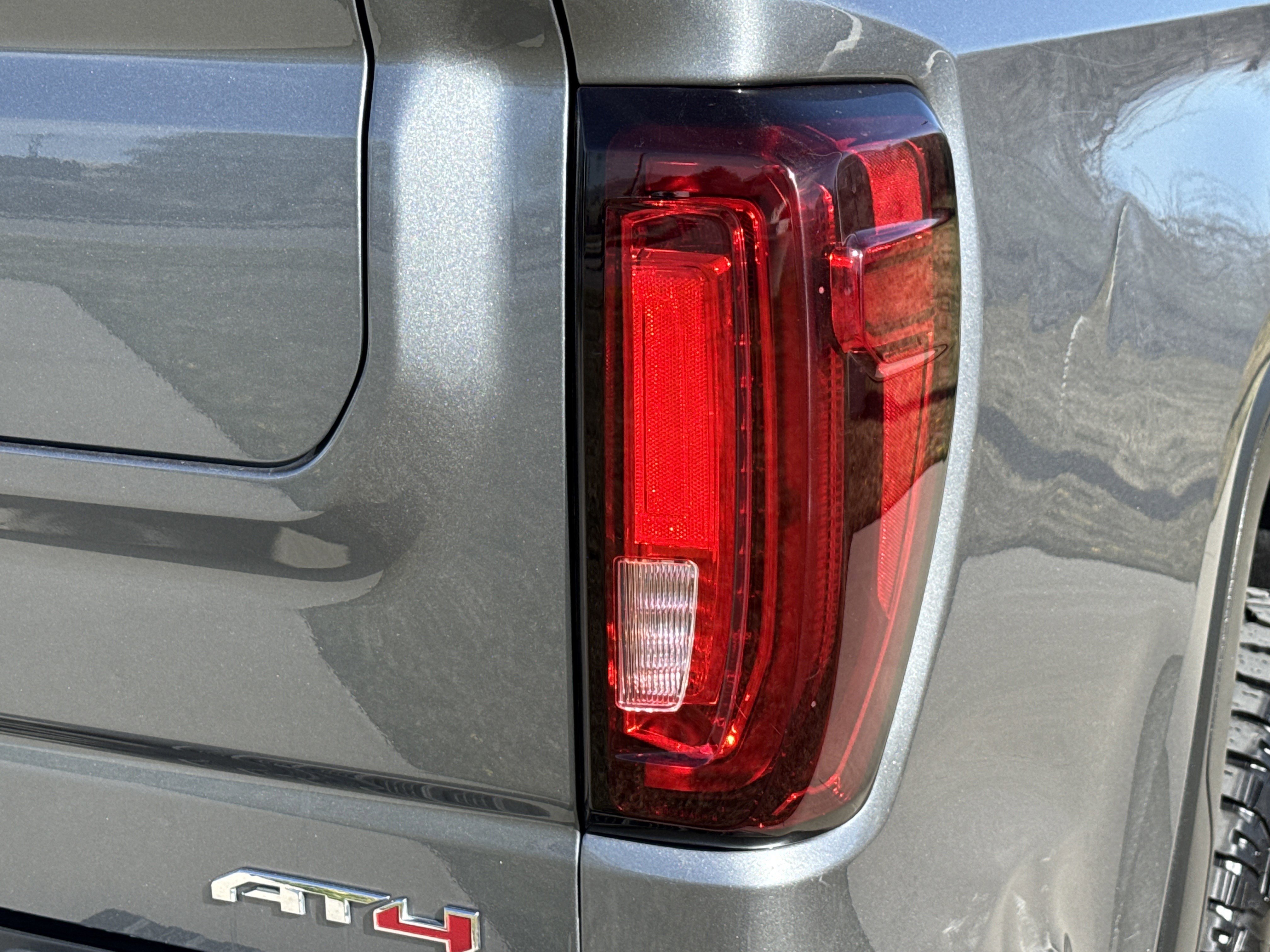 Used 2021 GMC Sierra 1500 AT4 image 11
