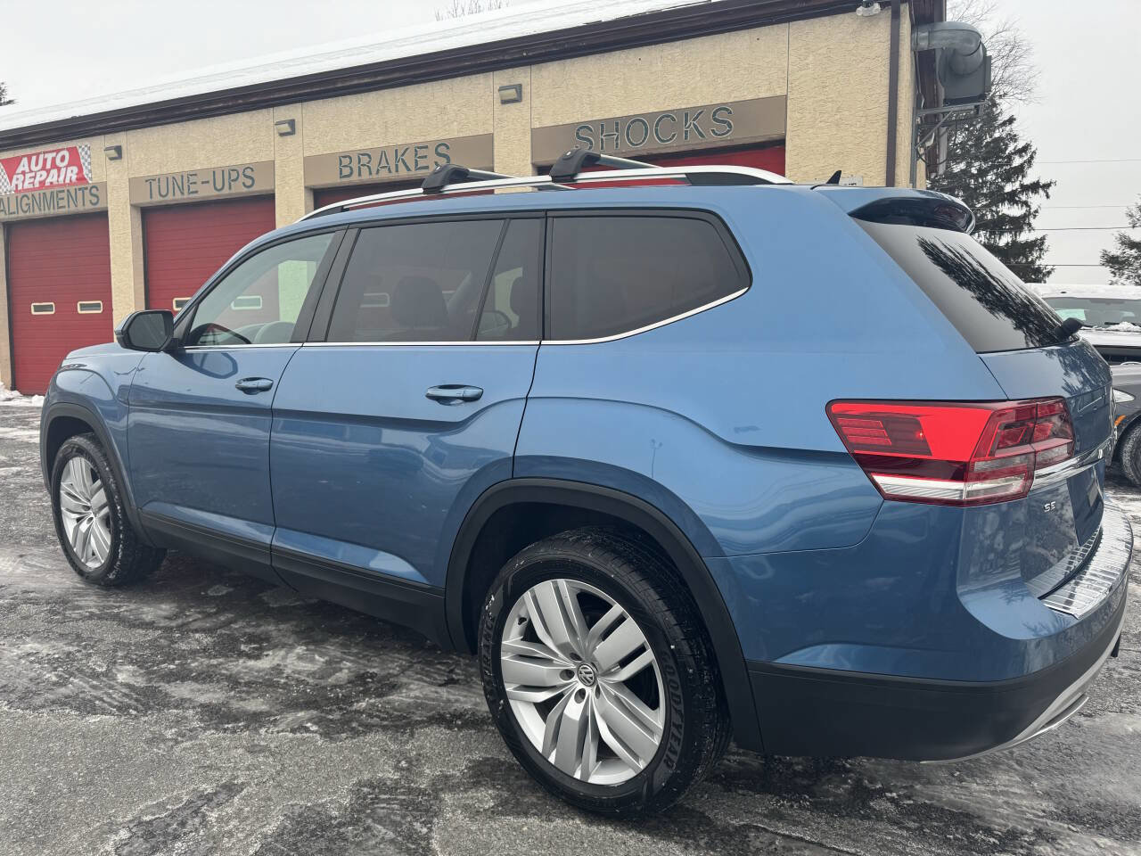 Used 2019 Volkswagen Atlas SE w/ Towing Package AWD/4WD image 6
