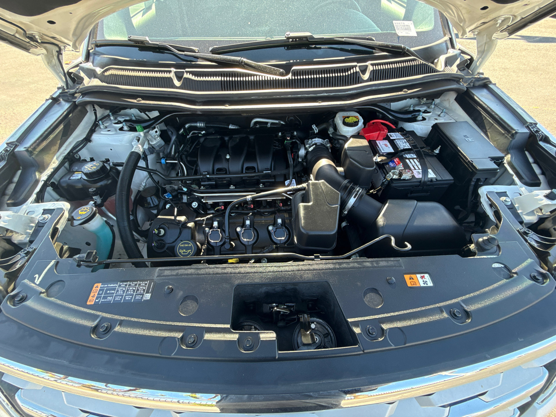 Used 2018 Ford Explorer XLT w/ Equipment Group 202A image 7